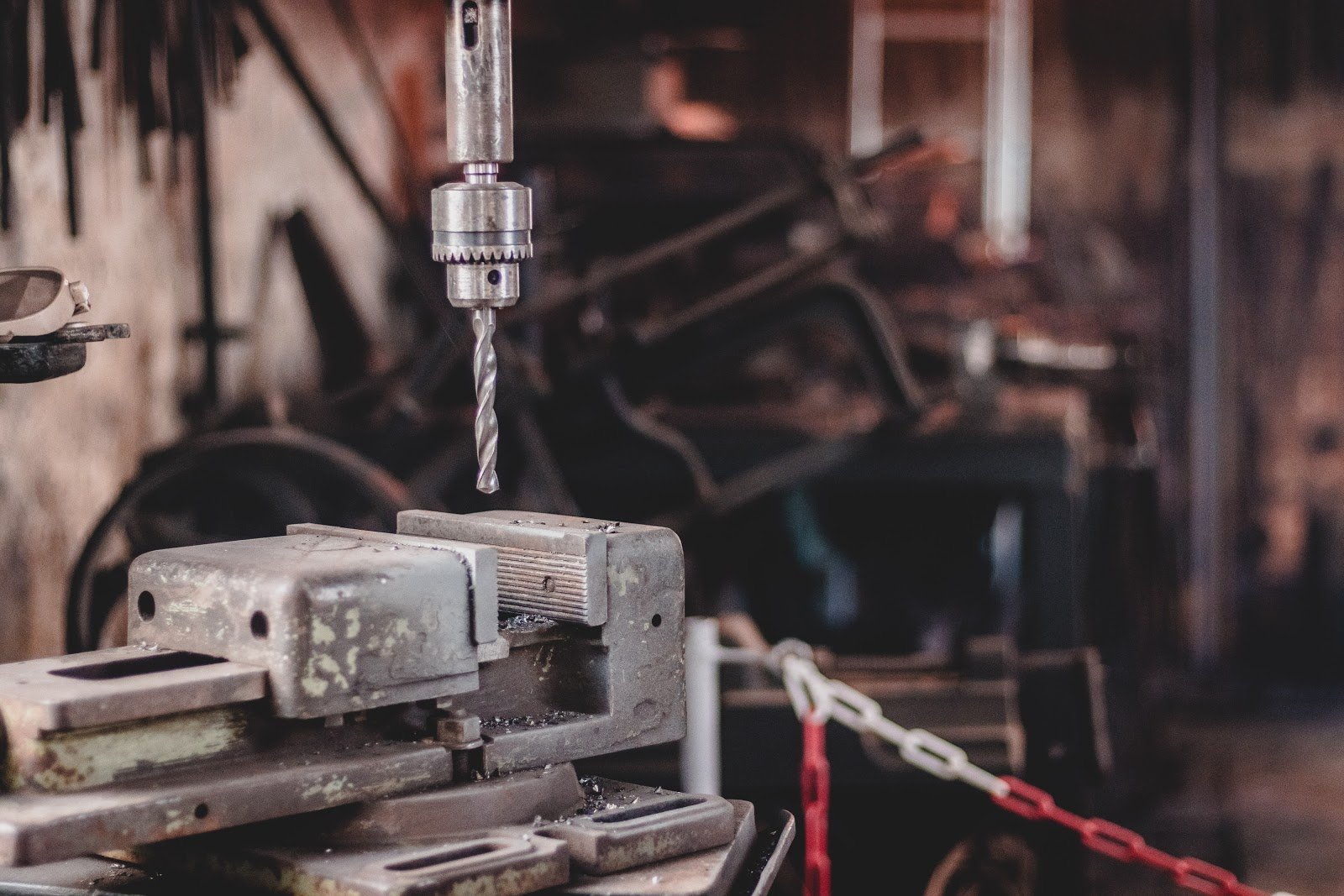 Cara Mengasah Mata Bor Besi yang Sudah Tumpul