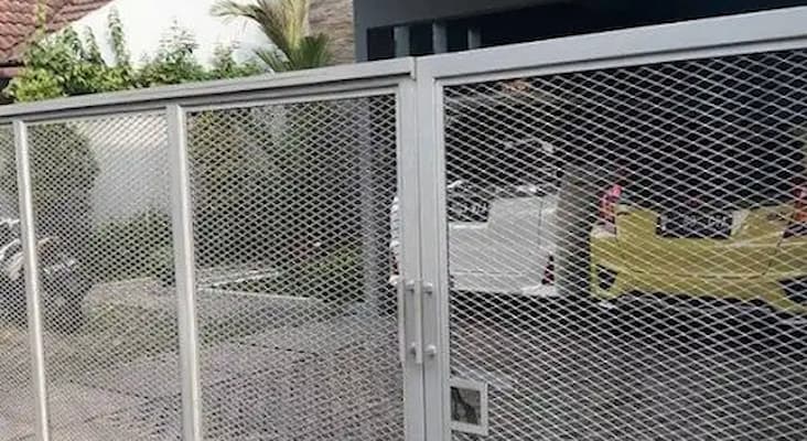 Pagar Wiremesh Rumah Abu-Abu