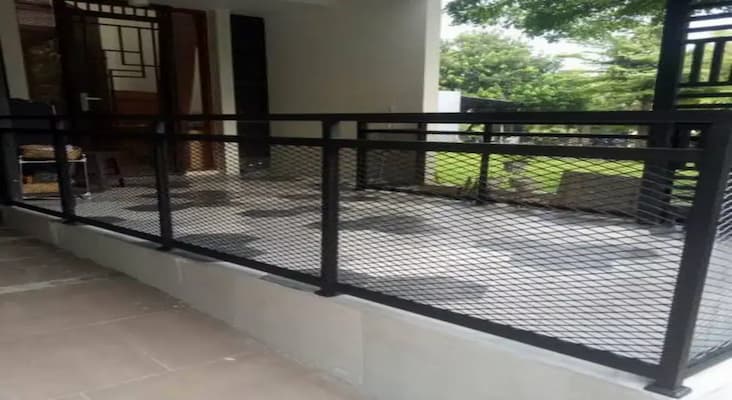 Pagar Wiremesh Rumah Hitam