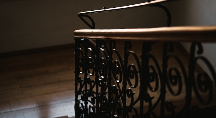 Railing Tangga Minimalis Ala Tuscany-Italia