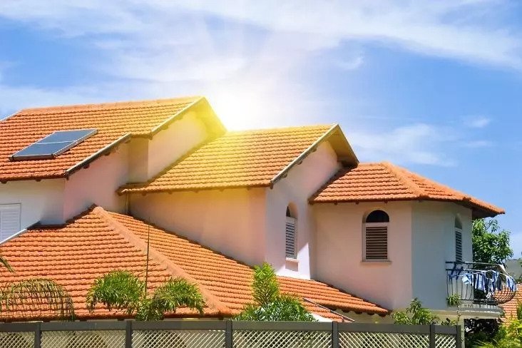 Sudut kemiringan atap mempengaruhi biaya